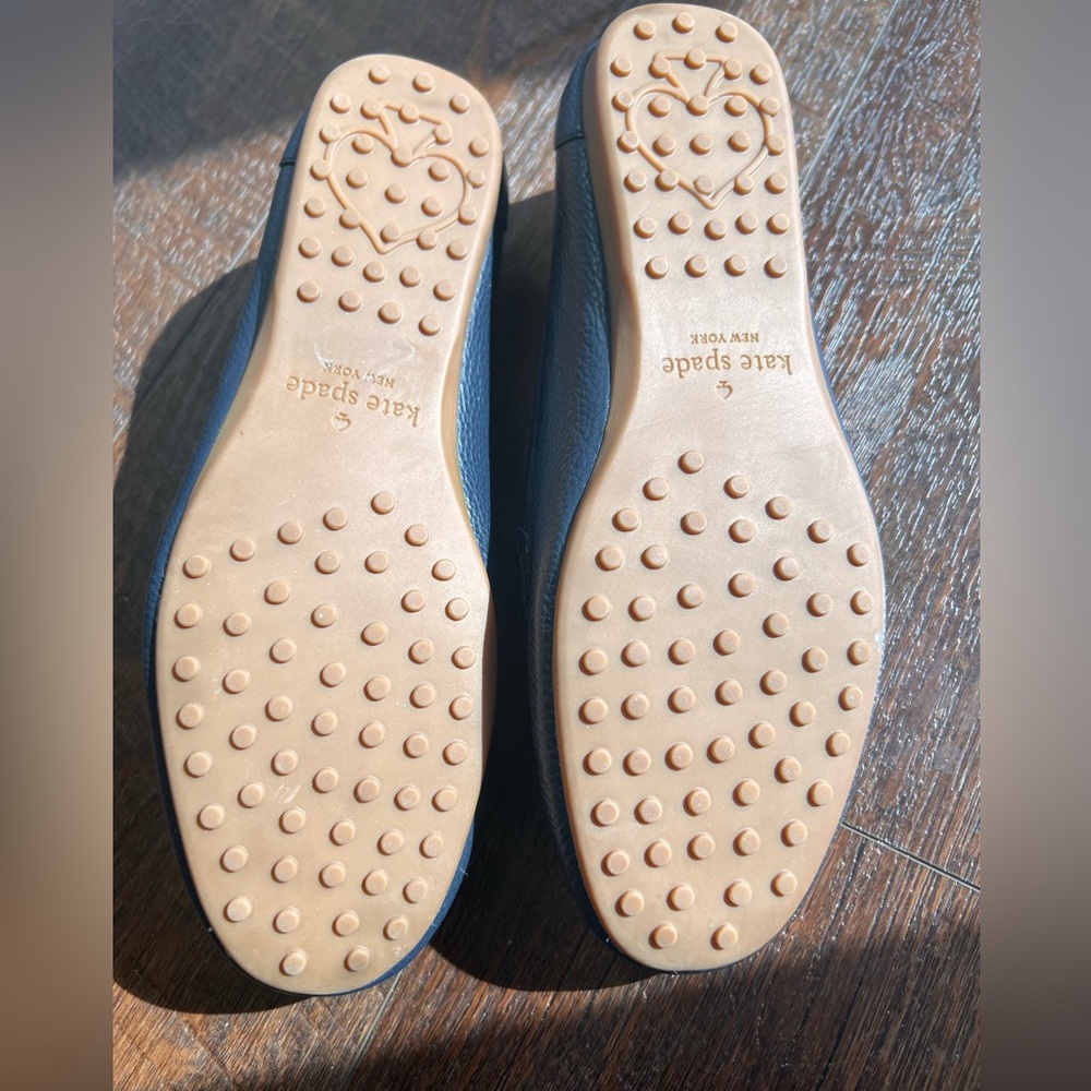 NEVER WORN Kate Spade Carmen Navy Blue Pebbled Leather Loafers Flats 7.5 - Picture 4 of 6
